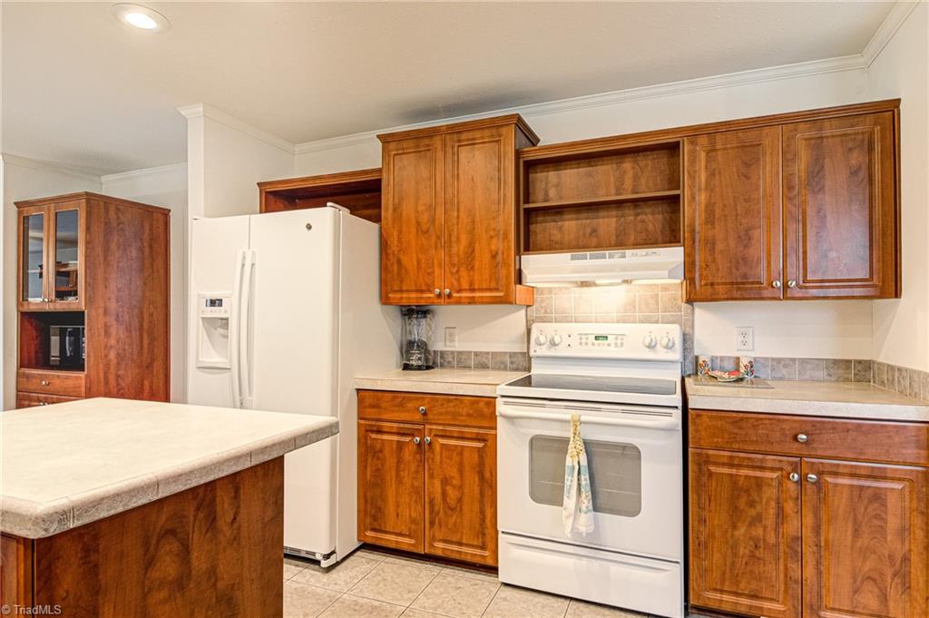 423 Brann Road Browns Summit, NC 27214 - Photo 11 of 34 Kitchen