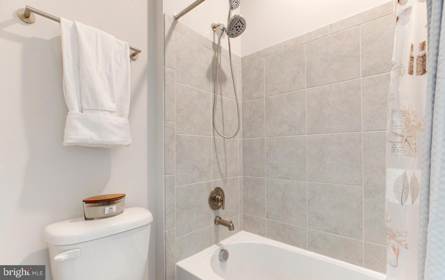 2631 Velocity Road Herndon, VA 20171 - Photo 31 of 46 Hall Bathroom