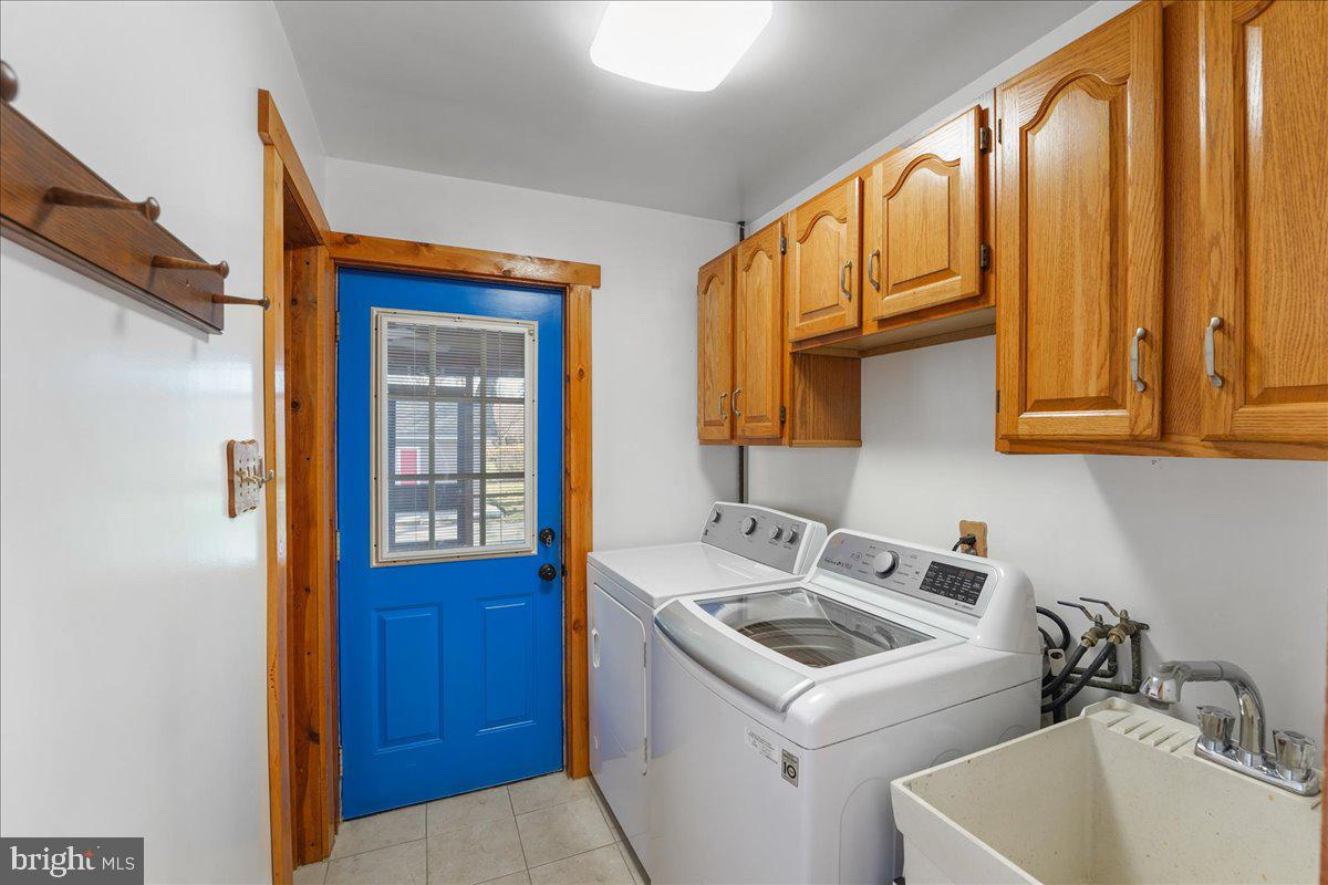 126 President Avenue Rutledge, PA 19070 - Photo 13 of 35 Main floor laundry