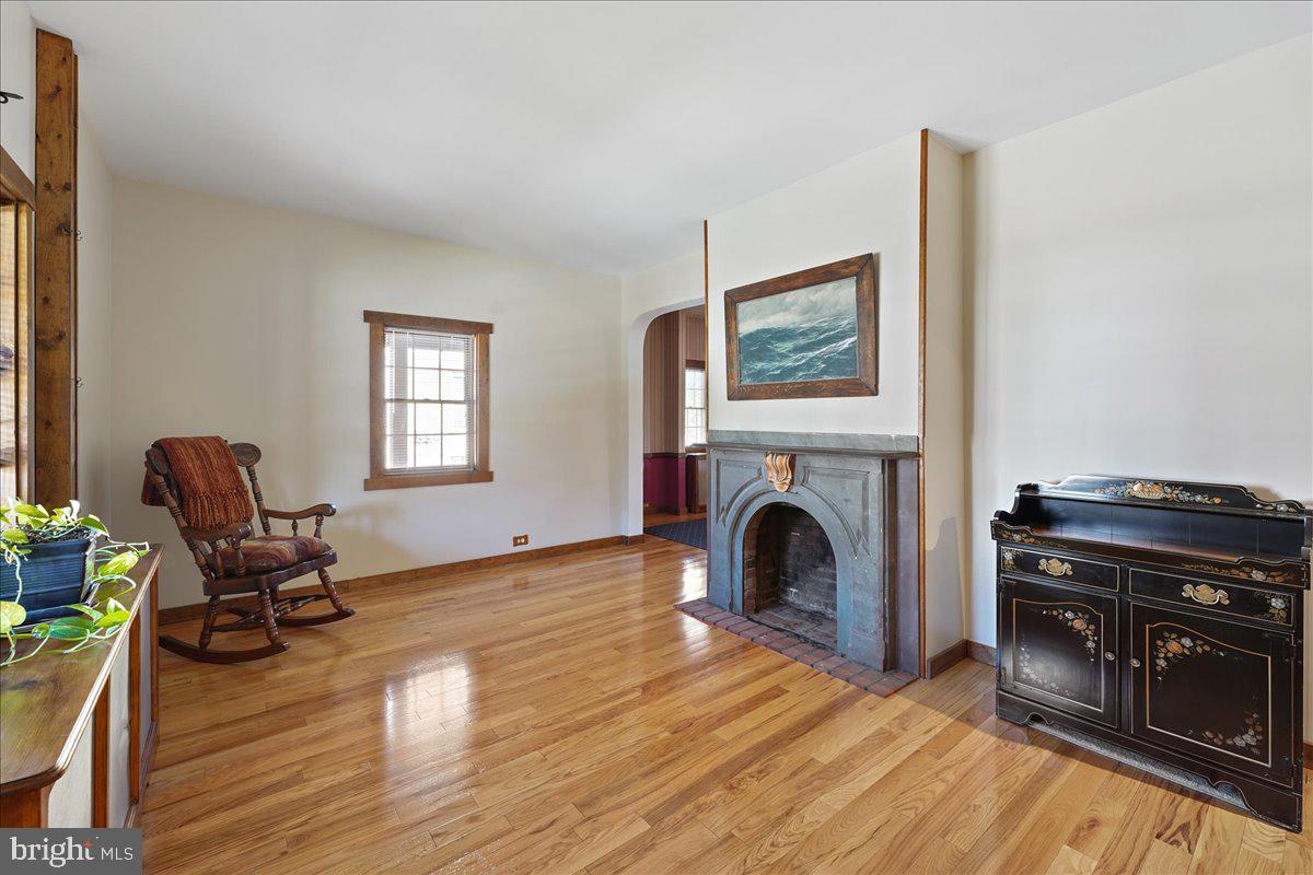 126 President Avenue Rutledge, PA 19070 - Photo 3 of 35 Formal living room