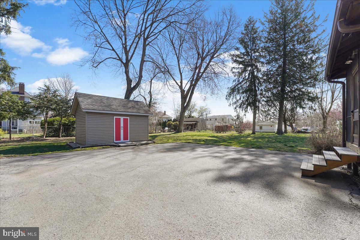 126 President Avenue Rutledge, PA 19070 - Photo 31 of 35 Extended parking area