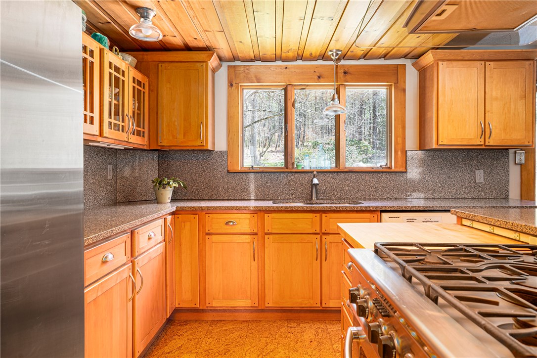 319 Arcadia Road Richmond, RI 02832 - Photo 9 of 30 Gallery Image 9