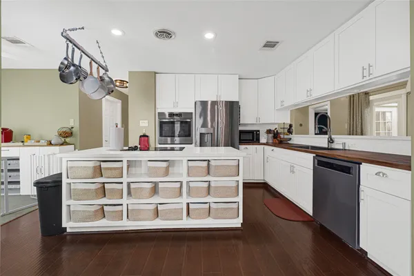 $264,900 | 15819 7 Springs Drive, Houston, TX 77084