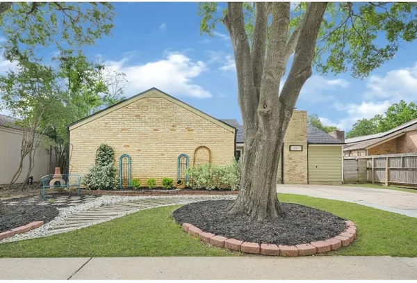 $264,900 | 15819 7 Springs Drive, Houston, TX 77084