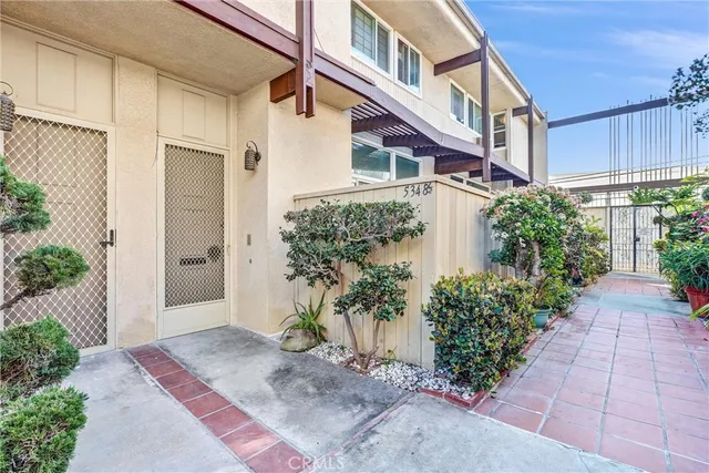 $819,000 | 5348 Fairview Boulevard, Unit 3, Ladera Heights, CA 90056