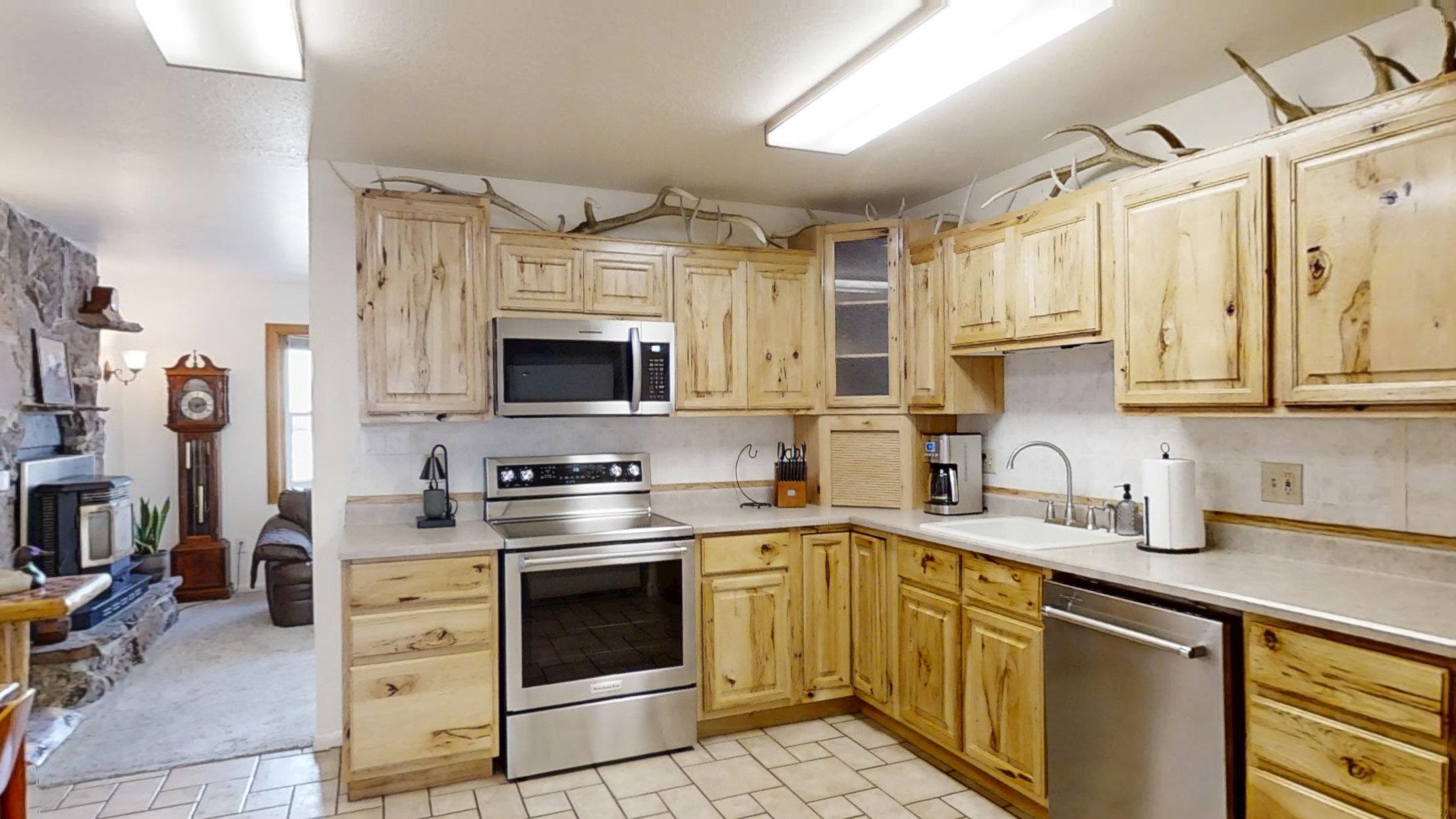 242 Daisy Street Casper, WY 82604 - Photo 7 of 30