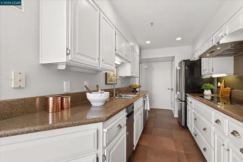 $940,000 | 3279 Mt Diablo Court, Unit 18, Lafayette, CA 94549