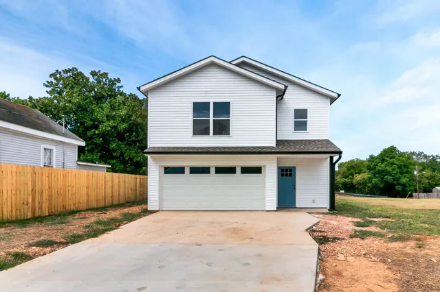 $289,000 | 504 South Market Street, Paris, TN 38242