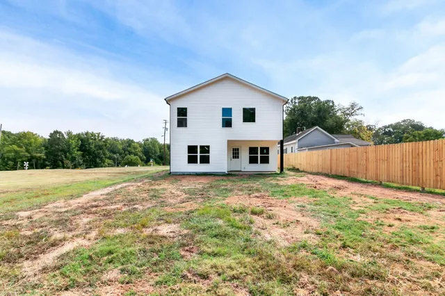 $289,000 | 504 South Market Street, Paris, TN 38242