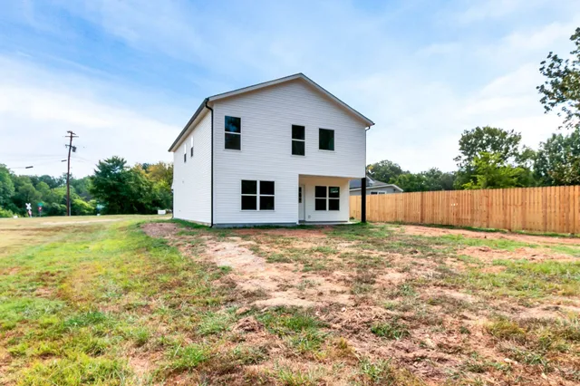 $289,000 | 504 South Market Street, Paris, TN 38242