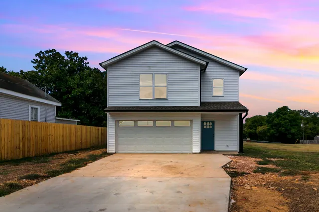 $289,000 | 504 South Market Street, Paris, TN 38242