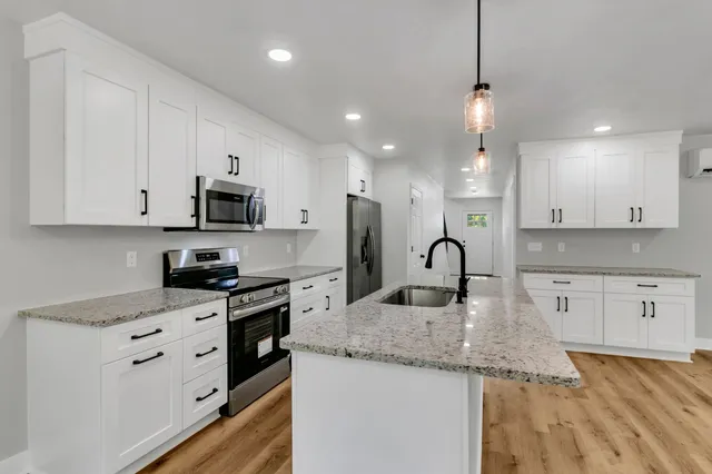 $289,000 | 504 South Market Street, Paris, TN 38242