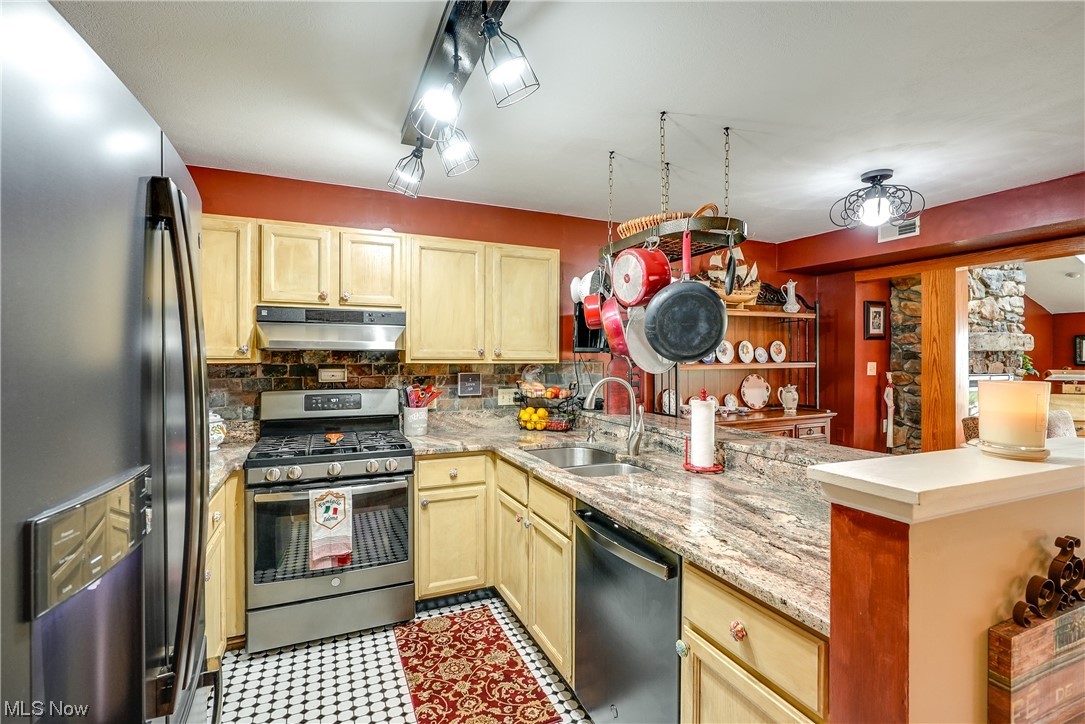 1414 Loop Road Kent, OH 44240 - Photo 13 of 35 Gallery Image 13