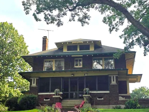 $535,000 | 600 Buell Avenue, Joliet, IL 60435