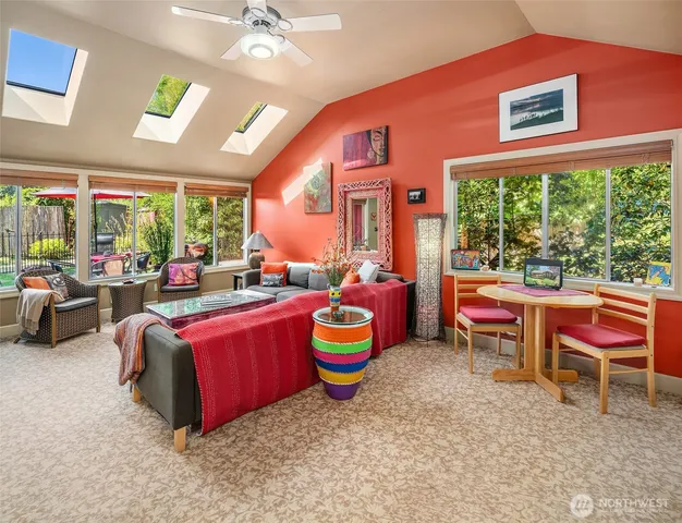 $700,000 | 18115 Beall Road Southwest, Vashon, WA 98070