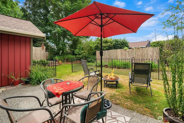 $700,000 | 18115 Beall Road Southwest, Vashon, WA 98070