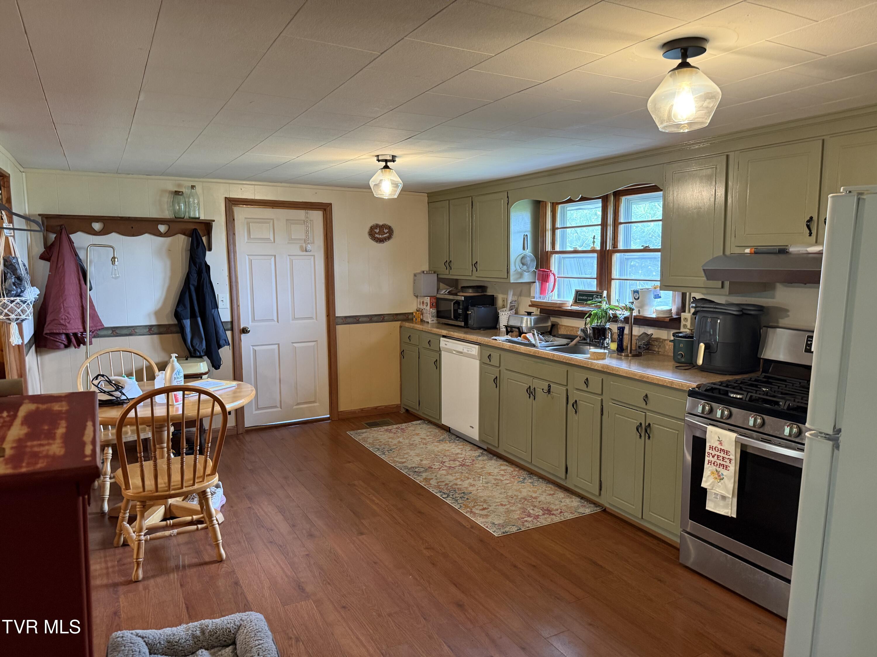 8216 Duncan Gap Road Wise, VA 24293 - Photo 6 of 30 IMG_5082