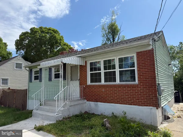 $2,300 | 14212 Fisher Avenue, Woodbridge, VA 22191