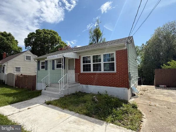 $2,300 | 14212 Fisher Avenue, Woodbridge, VA 22191