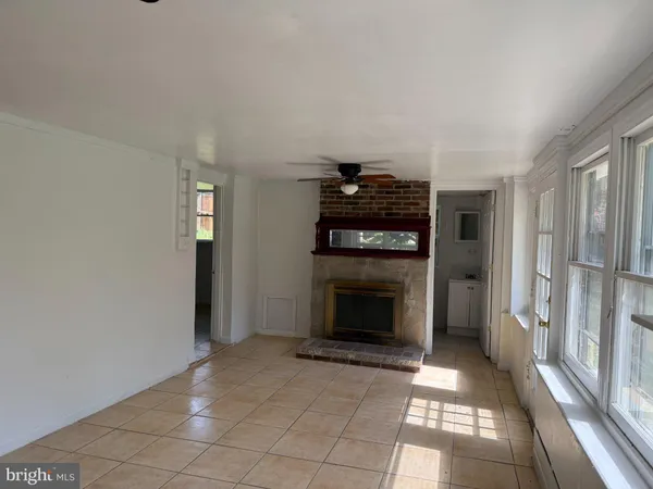 $2,300 | 14212 Fisher Avenue, Woodbridge, VA 22191