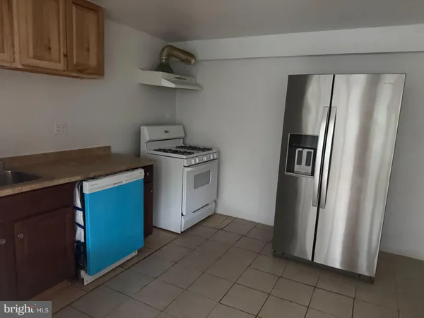 $2,300 | 14212 Fisher Avenue, Woodbridge, VA 22191