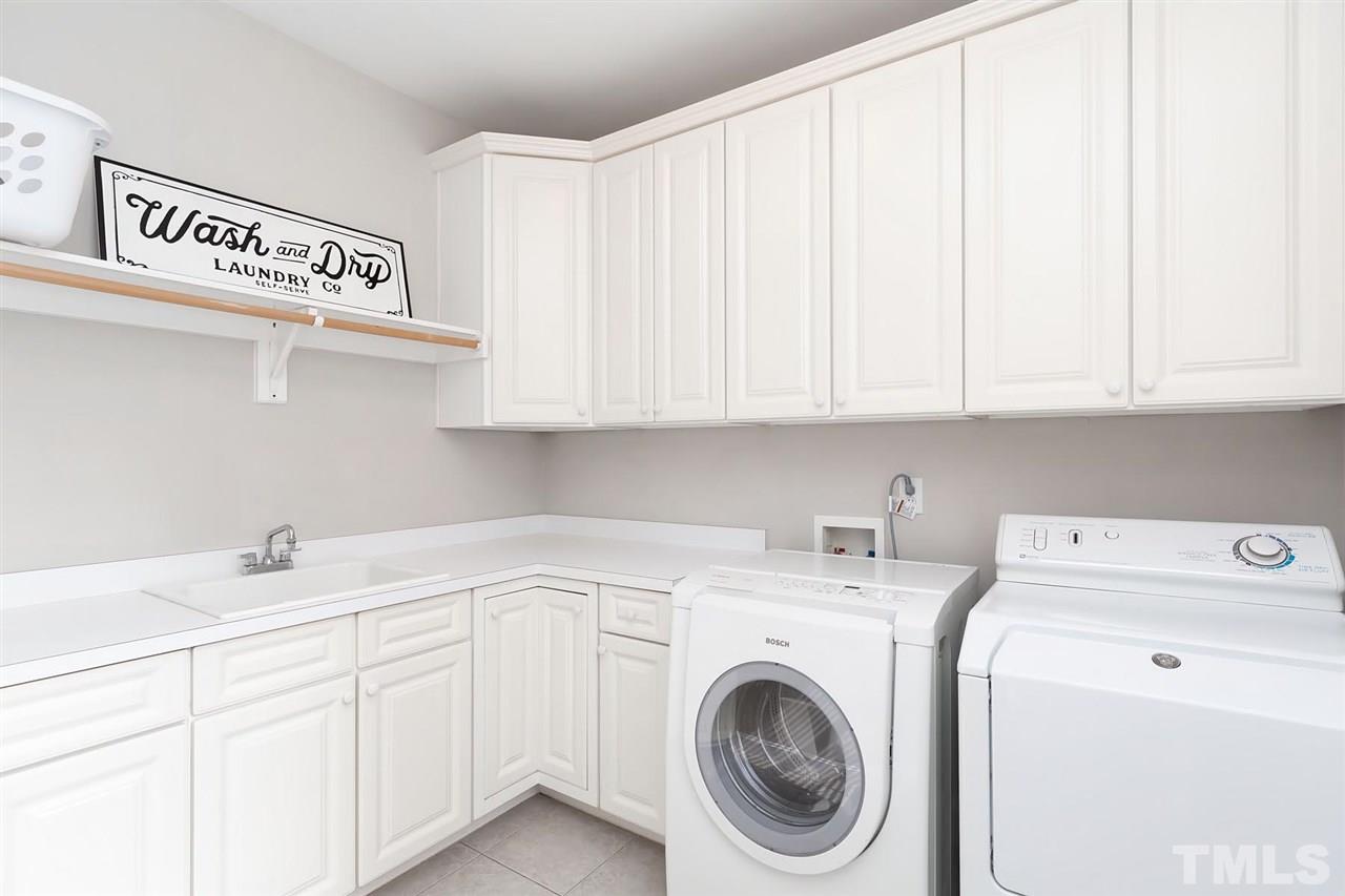 5313 Birchleaf Drive Raleigh, NC 27606 - Photo 9 of 29