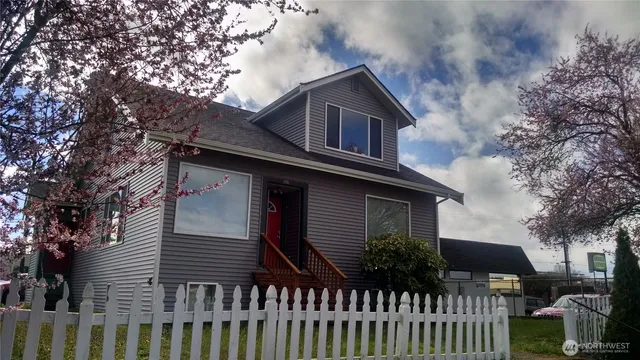 $999,000 | 306 2nd Street Northeast, Auburn, WA 98002