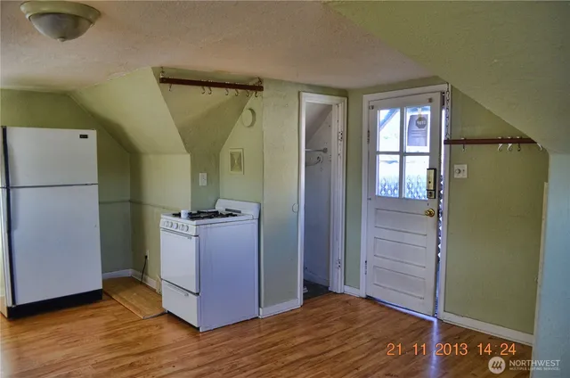 $999,000 | 306 2nd Street Northeast, Auburn, WA 98002