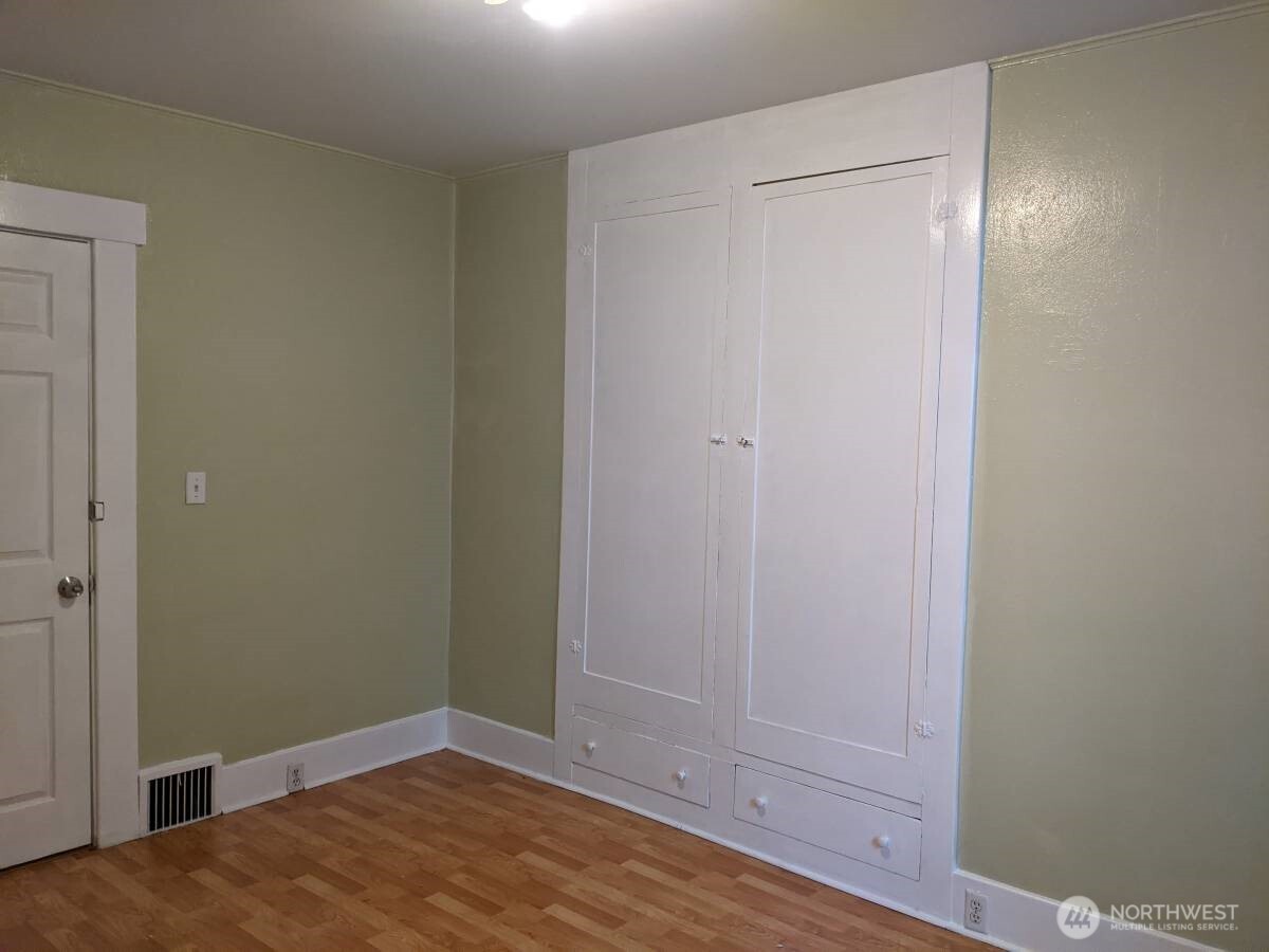 306 2nd Street Northeast Auburn, WA 98002 - Photo 5 of 29