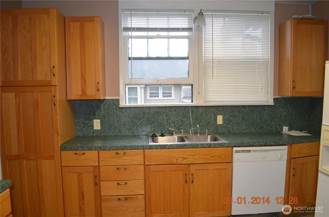 $999,000 | 306 2nd Street Northeast, Auburn, WA 98002