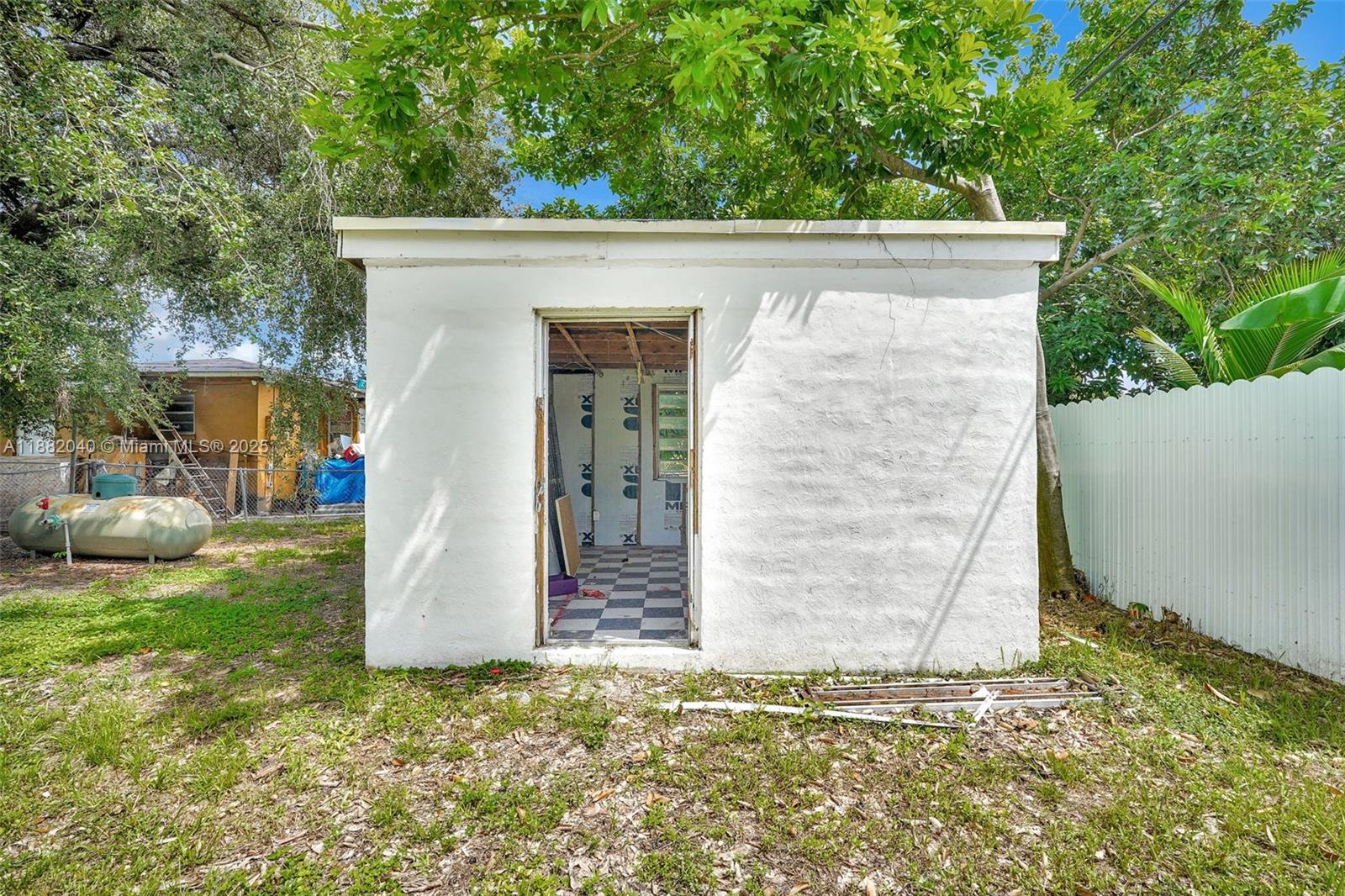 1090 Northwest 77th Street Miami, FL 33150 - Photo 19 of 77