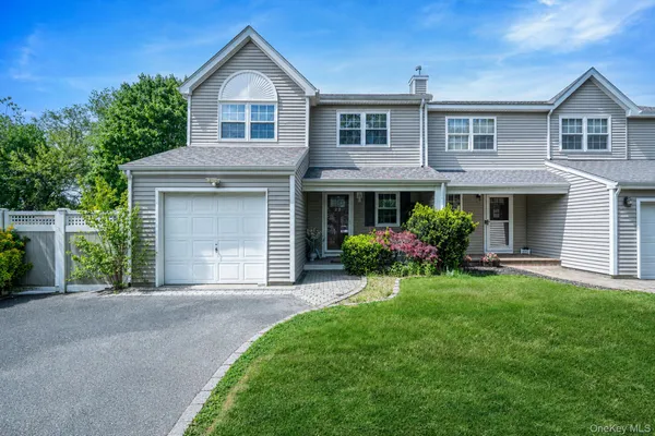 $505,000 | 22 Walnut Street, Central Islip, NY 11722