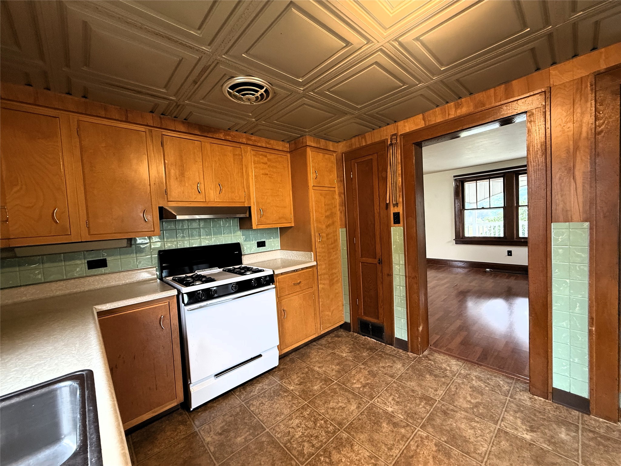 232 State 427 Route Franklin, PA 16323 - Photo 11 of 34 Gallery Image 11