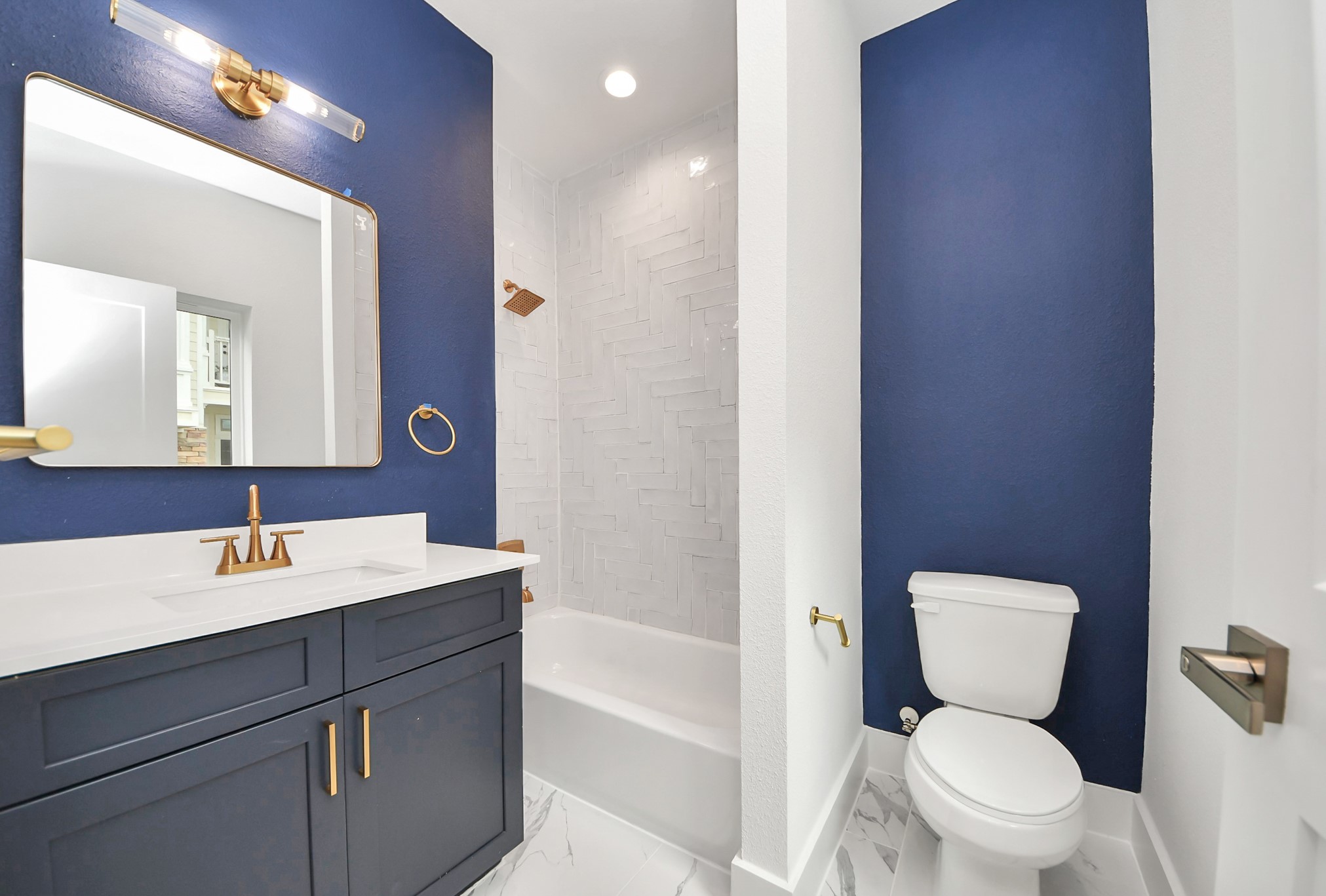2426 Ella Boulevard Houston, TX 77008 - Photo 6 of 43
