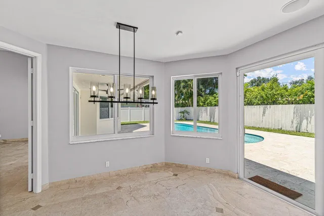 a view of a chandelier and a chandelier