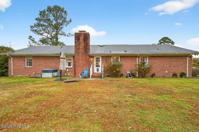 $324,900 | 4913 Cypress Shores Drive, New Bern, NC 28562