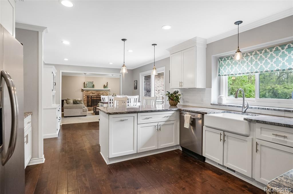 1036 Bembridge Drive Rochester Hills, MI 48307 - Photo 14 of 54