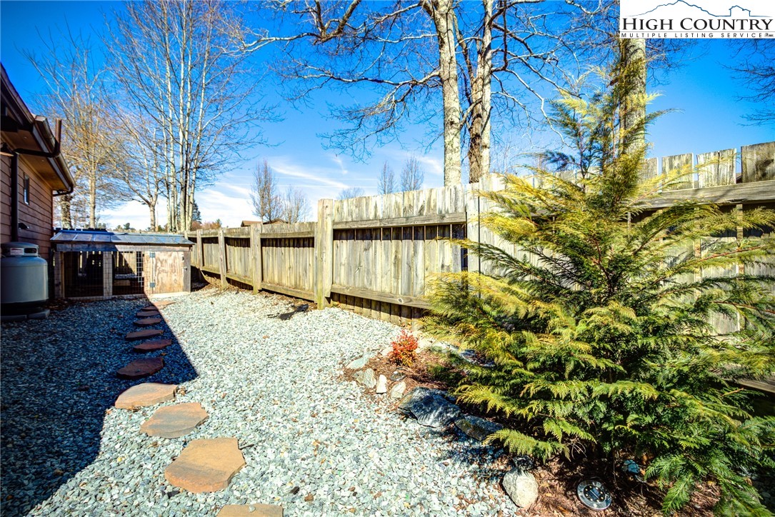 479 Pritchard Road Newland, NC 28657 - Photo 28 of 29 Gallery Image 28