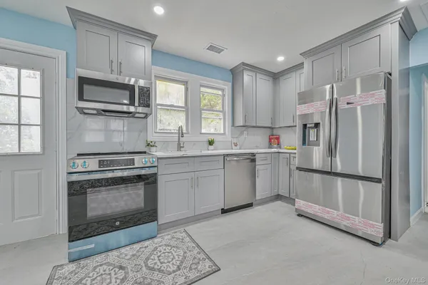 $599,000 | 7 Joan Avenue, Centereach, NY 11720