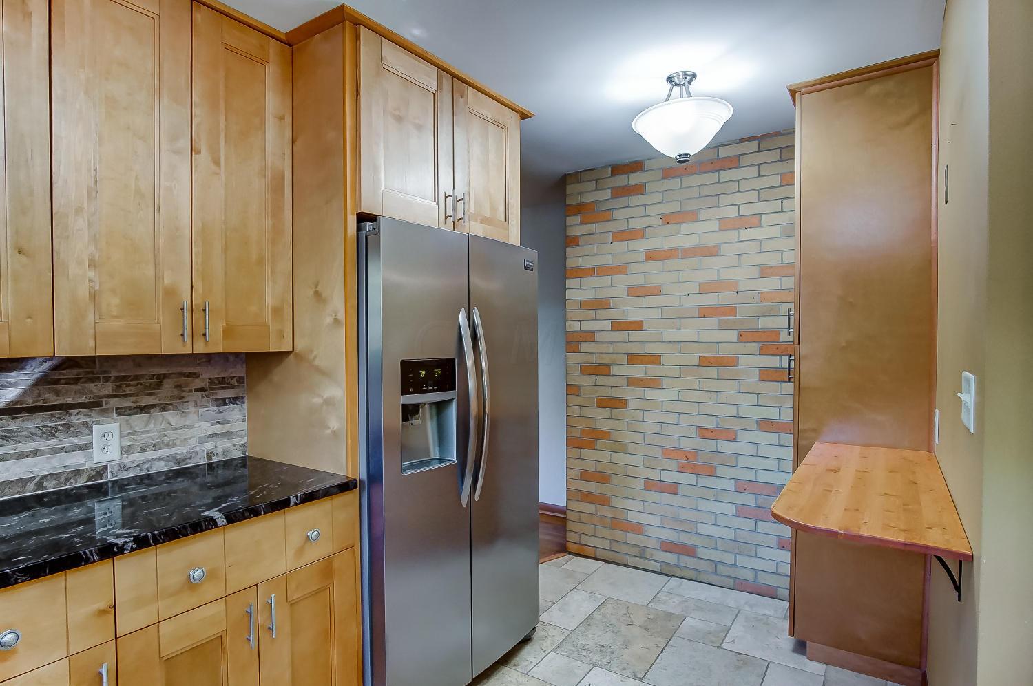 2071 Kentwell Road Columbus, OH 43221 - Photo 12 of 26 Kitchen4