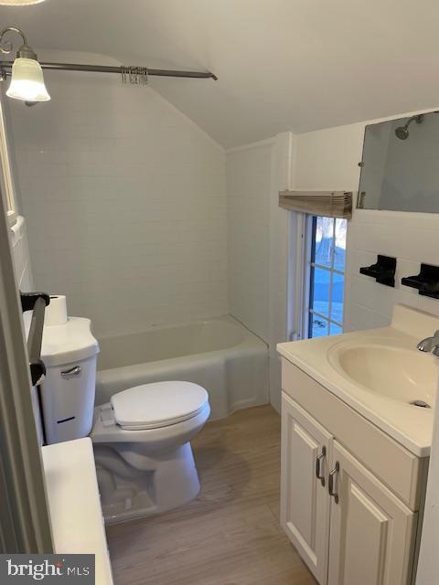 187 State Rd., Unit 2 Bensalem, PA 19020 - Photo 6 of 9 BATHROOM