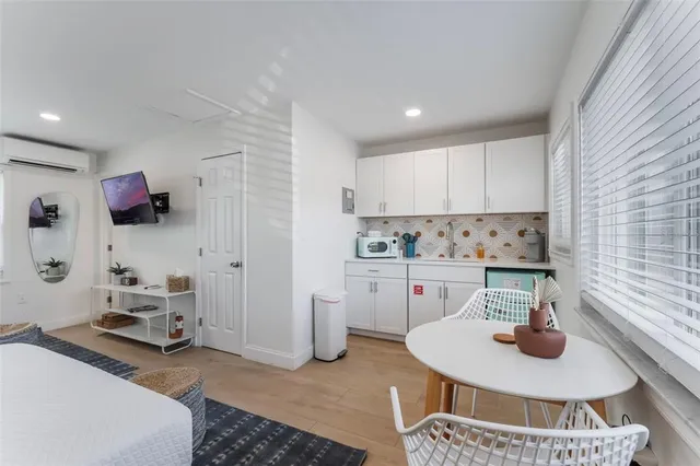 $1,795,000 | 402 South Orlando Avenue, Cocoa Beach, FL 32931