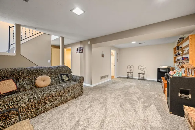 $328,000 | 2222 Bunkum Drive, Lawrenceburg, IN 47025