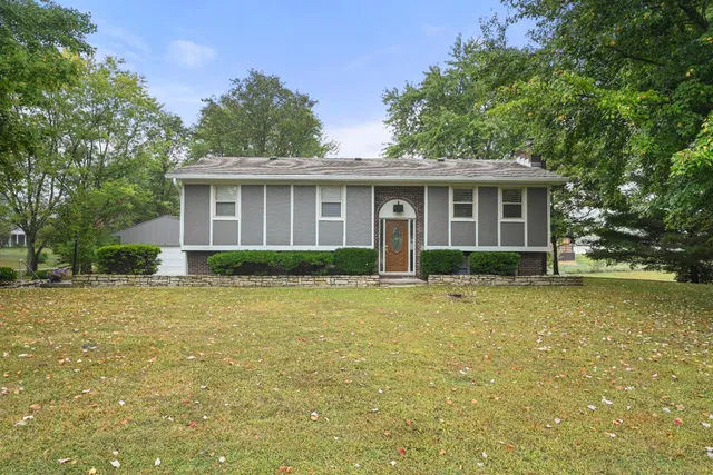 $328,000 | 2222 Bunkum Drive, Lawrenceburg, IN 47025