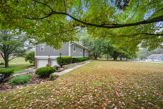 $328,000 | 2222 Bunkum Drive, Lawrenceburg, IN 47025