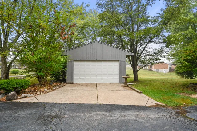 $328,000 | 2222 Bunkum Drive, Lawrenceburg, IN 47025