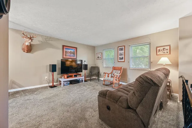 $328,000 | 2222 Bunkum Drive, Lawrenceburg, IN 47025