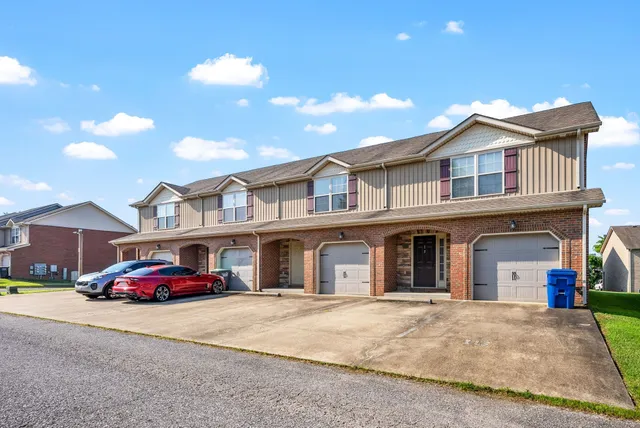 $1,195 | 770 Needmore Road, Unit 2, Clarksville, TN 37040