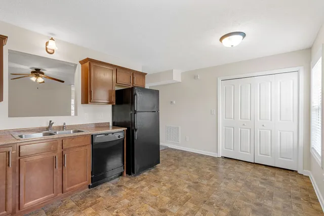 $1,195 | 770 Needmore Road, Unit 2, Clarksville, TN 37040