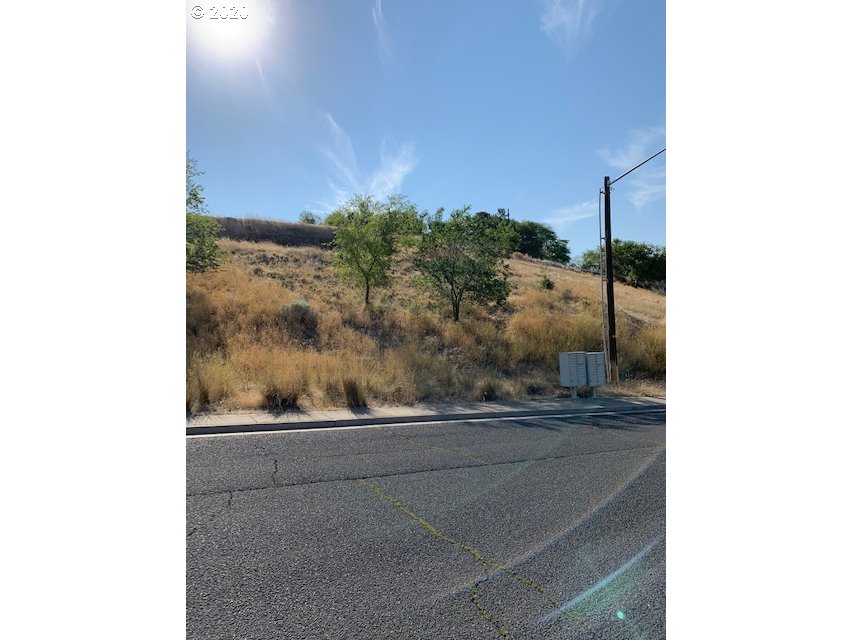 736 North Main Street Pendleton, OR 97801 - Photo 8 of 12